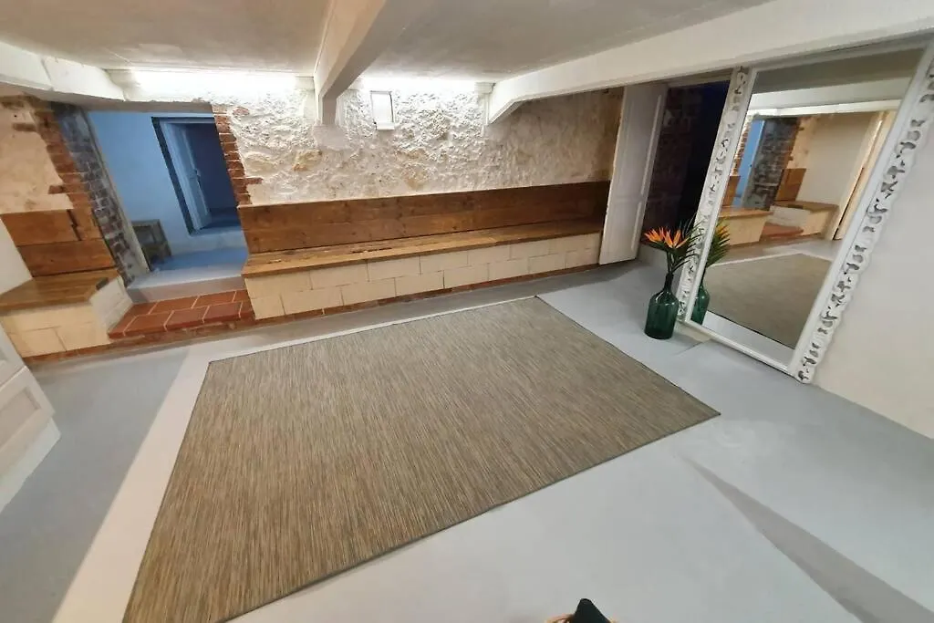 Private Room With Exclusive Spa contacts
